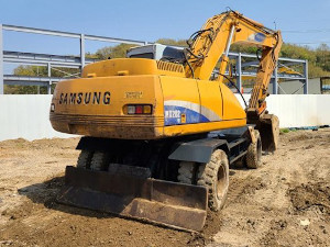 Samsung Excavator 1
