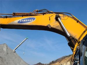 Samsung Excavator 4